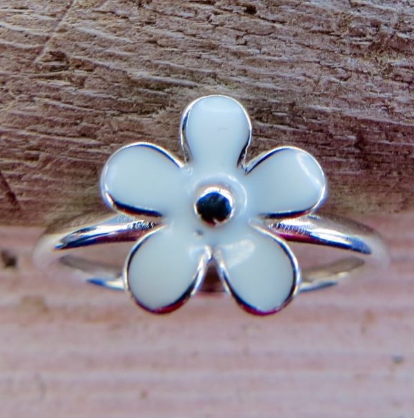 White Flower Ring - Size L (6) - Image 3