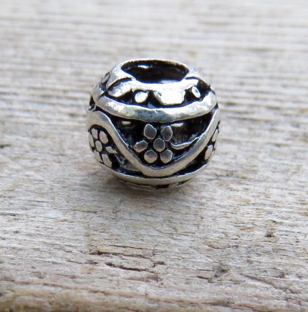 Daisy Chain Bead