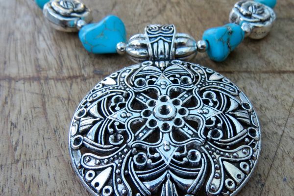 Chunky Turquoise Rose Necklace